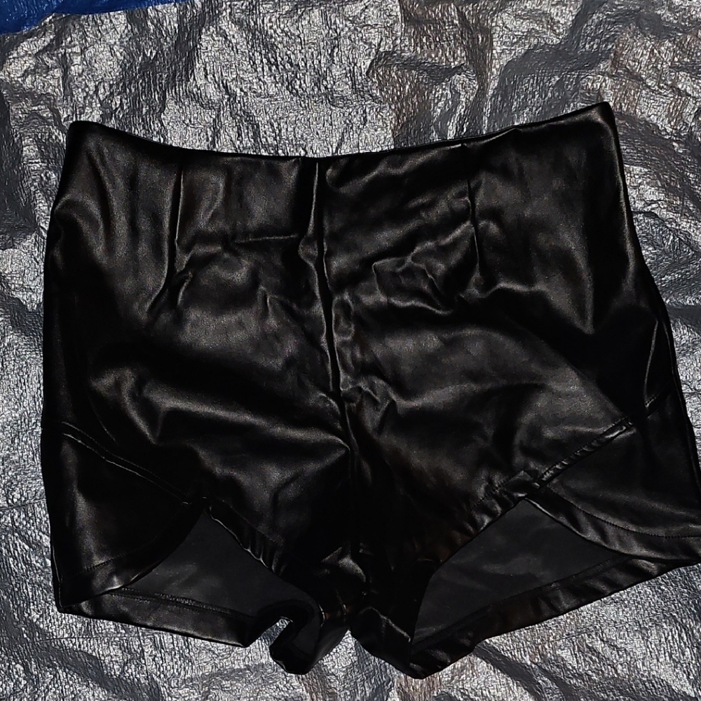 Spirit High Waist Black Glossy Shorts